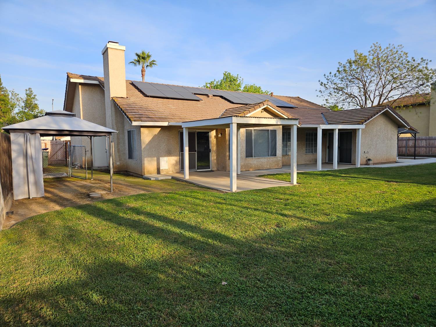 860 Mcarthur Ave, Clovis, CA 93611