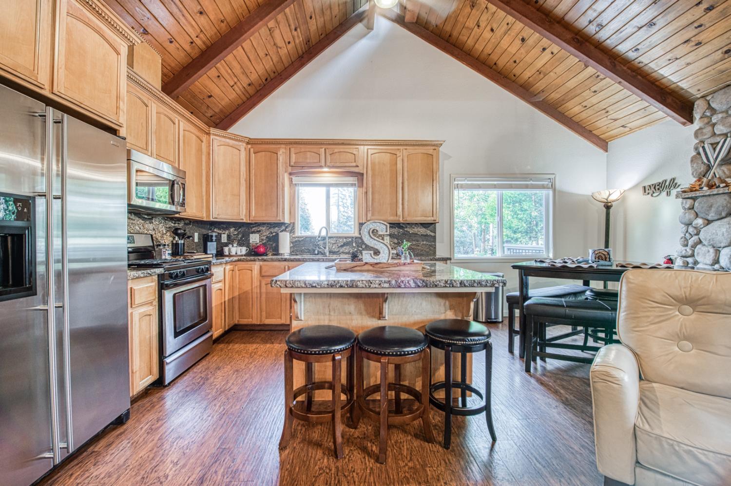 37748 Marina View Drive, Bass Lake, CA 93730