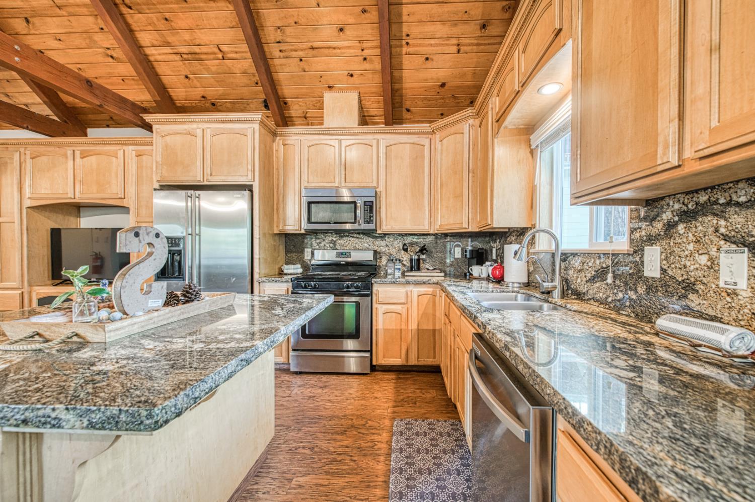 37748 Marina View Drive, Bass Lake, CA 93730