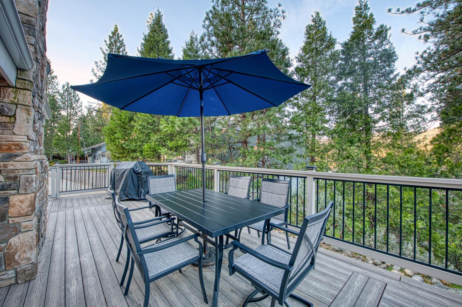 37748 Marina View Drive, Bass Lake, CA 93730