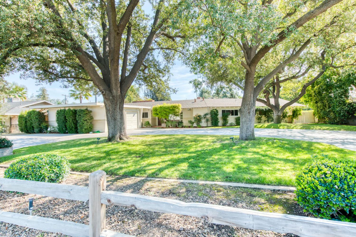 1449 W Barstow Ave, Fresno, CA 93711