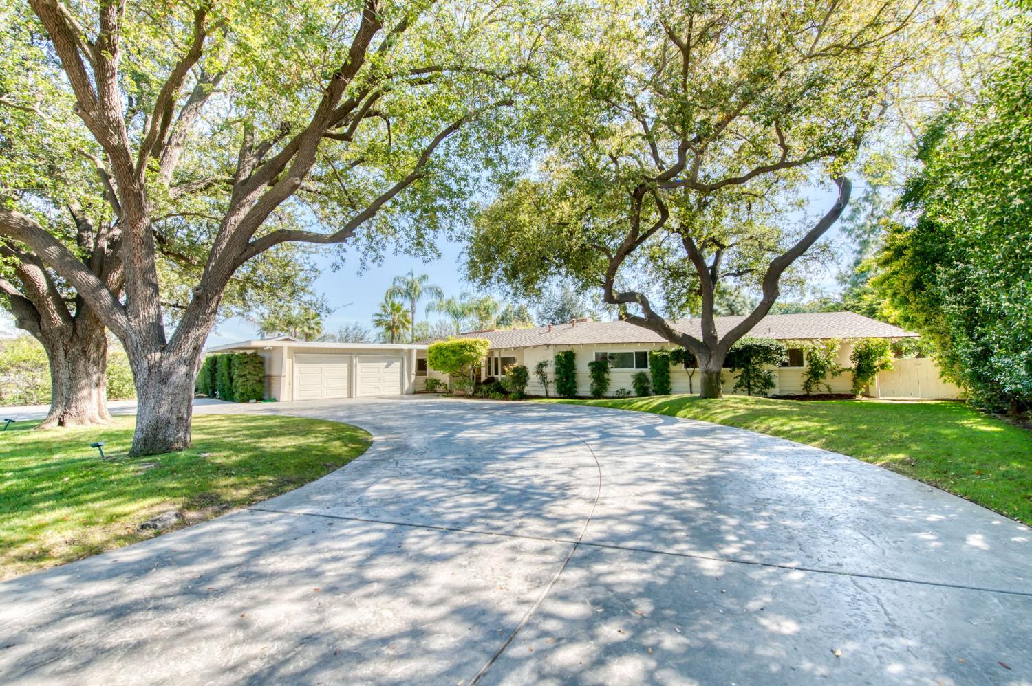 1449 W Barstow Ave, Fresno, CA 93711