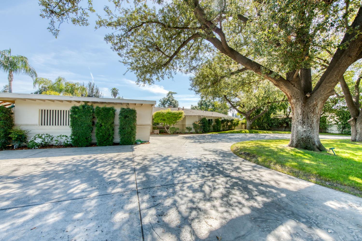 1449 W Barstow Ave, Fresno, CA 93711