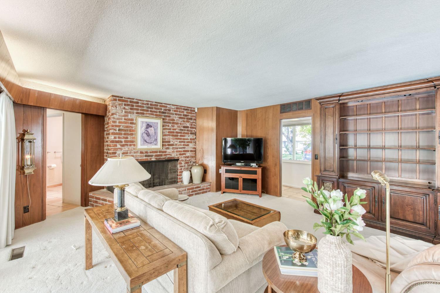 1449 W Barstow Ave, Fresno, CA 93711