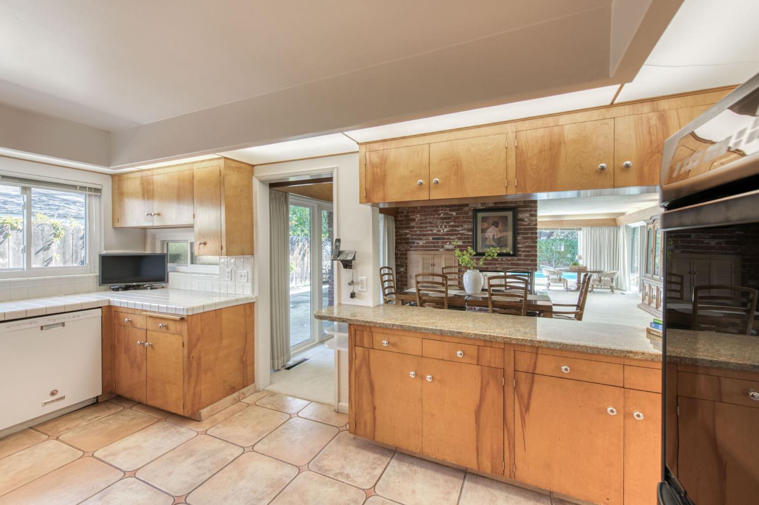 1449 W Barstow Ave, Fresno, CA 93711