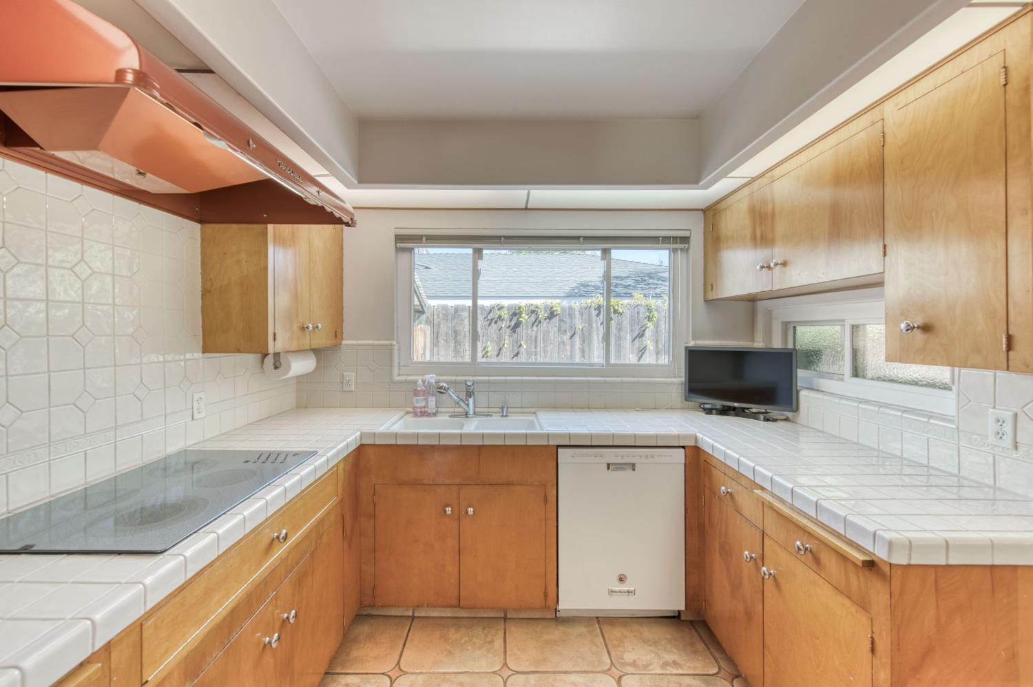 1449 W Barstow Ave, Fresno, CA 93711