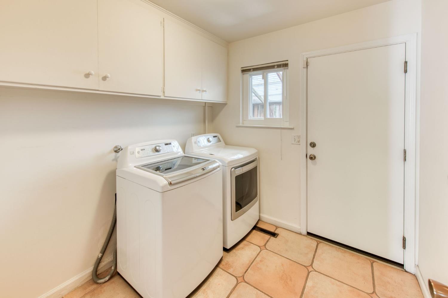 1449 W Barstow Ave, Fresno, CA 93711