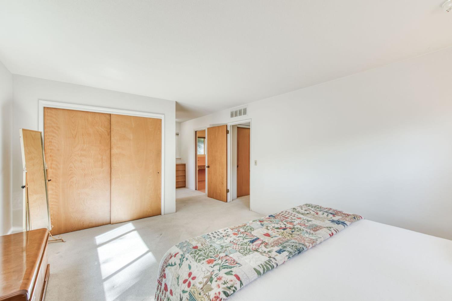 1449 W Barstow Ave, Fresno, CA 93711