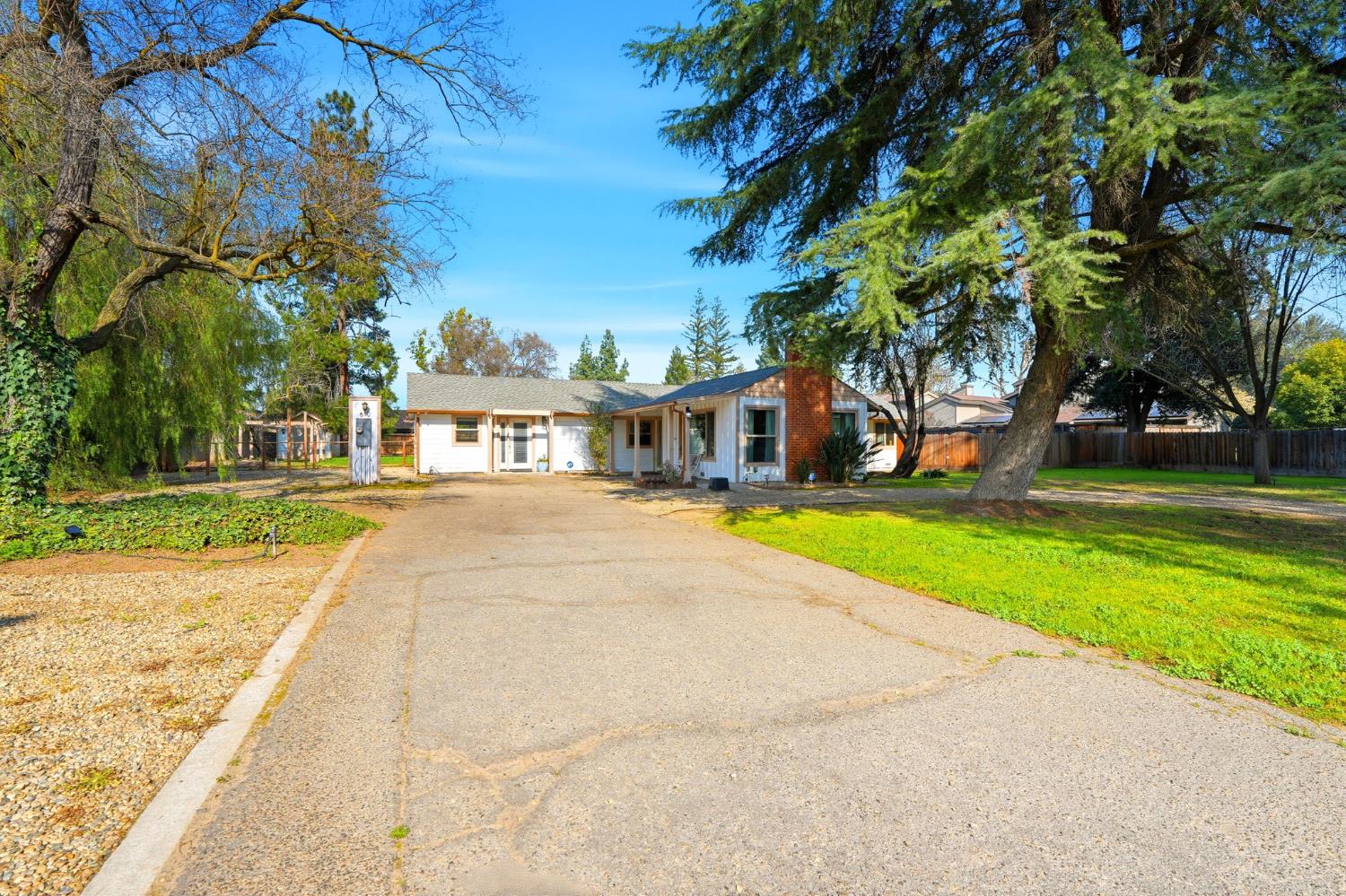 610 W Barstow, Fresno, CA 93704