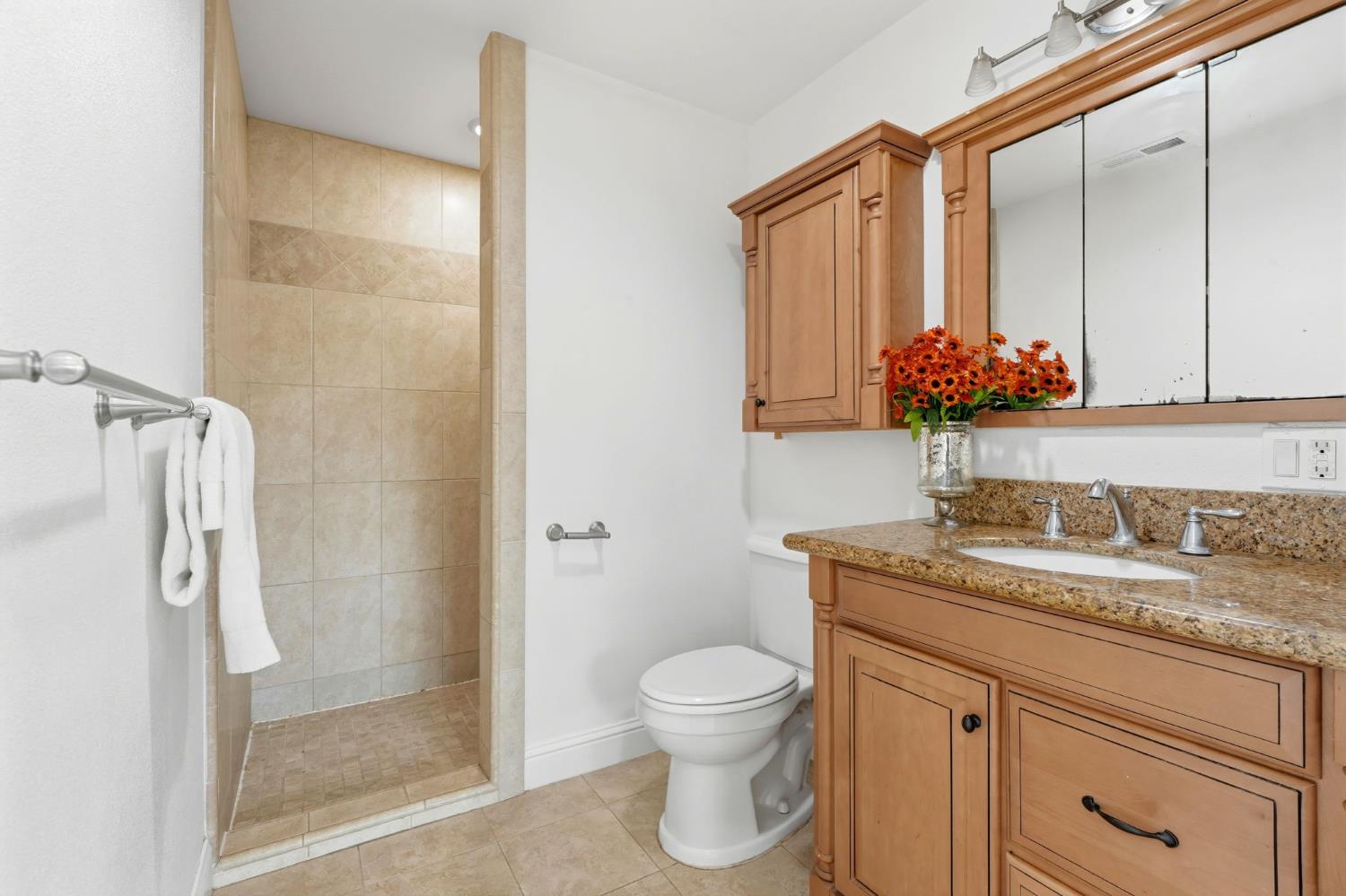 610 W Barstow, Fresno, CA 93704