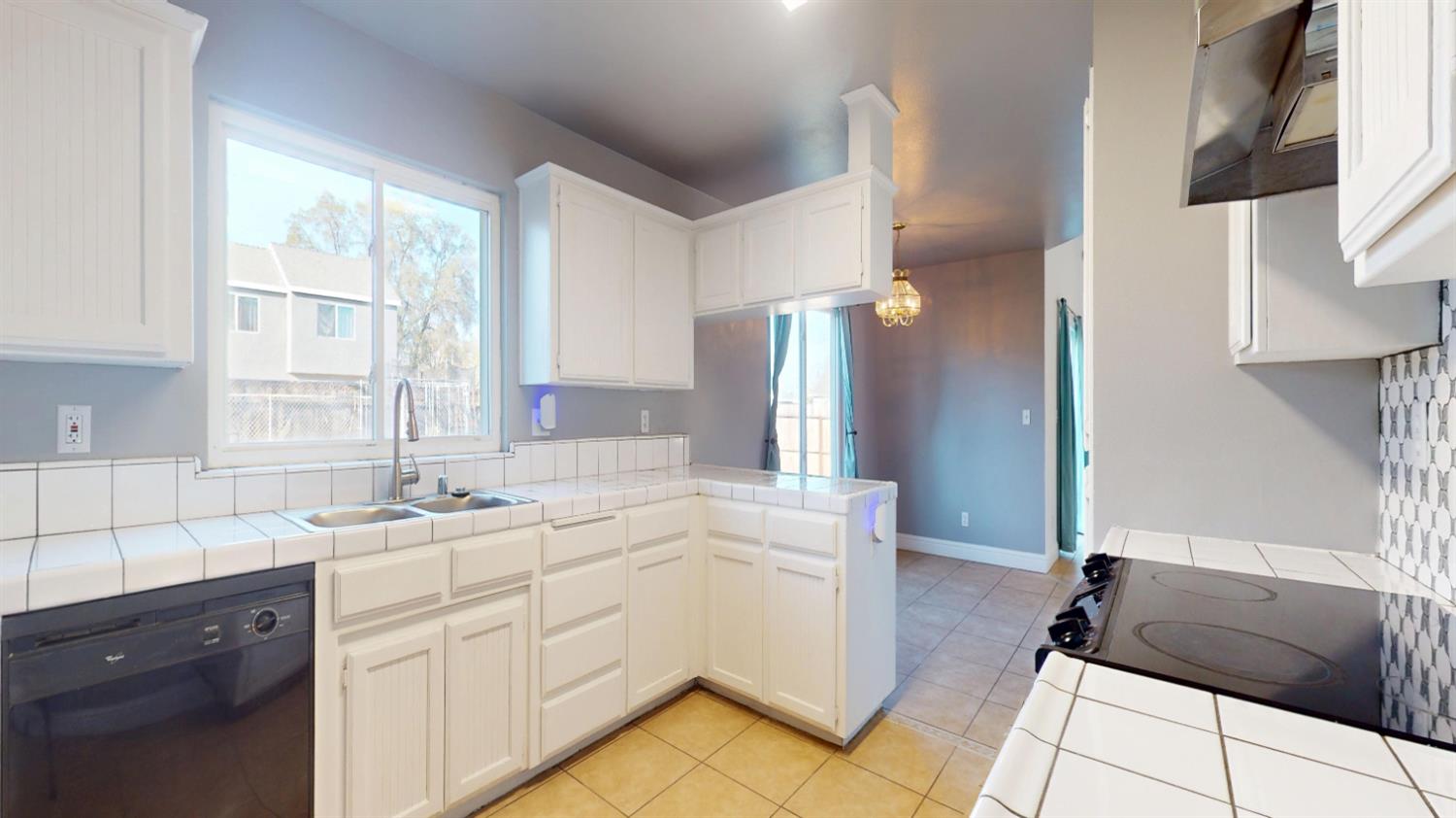 4622 W Griffith Way, Fresno, CA 93722