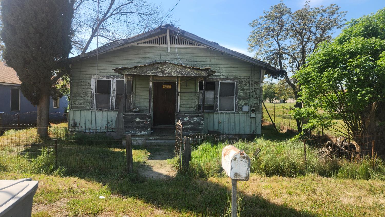 220 N 10th N, Fowler, CA 93625