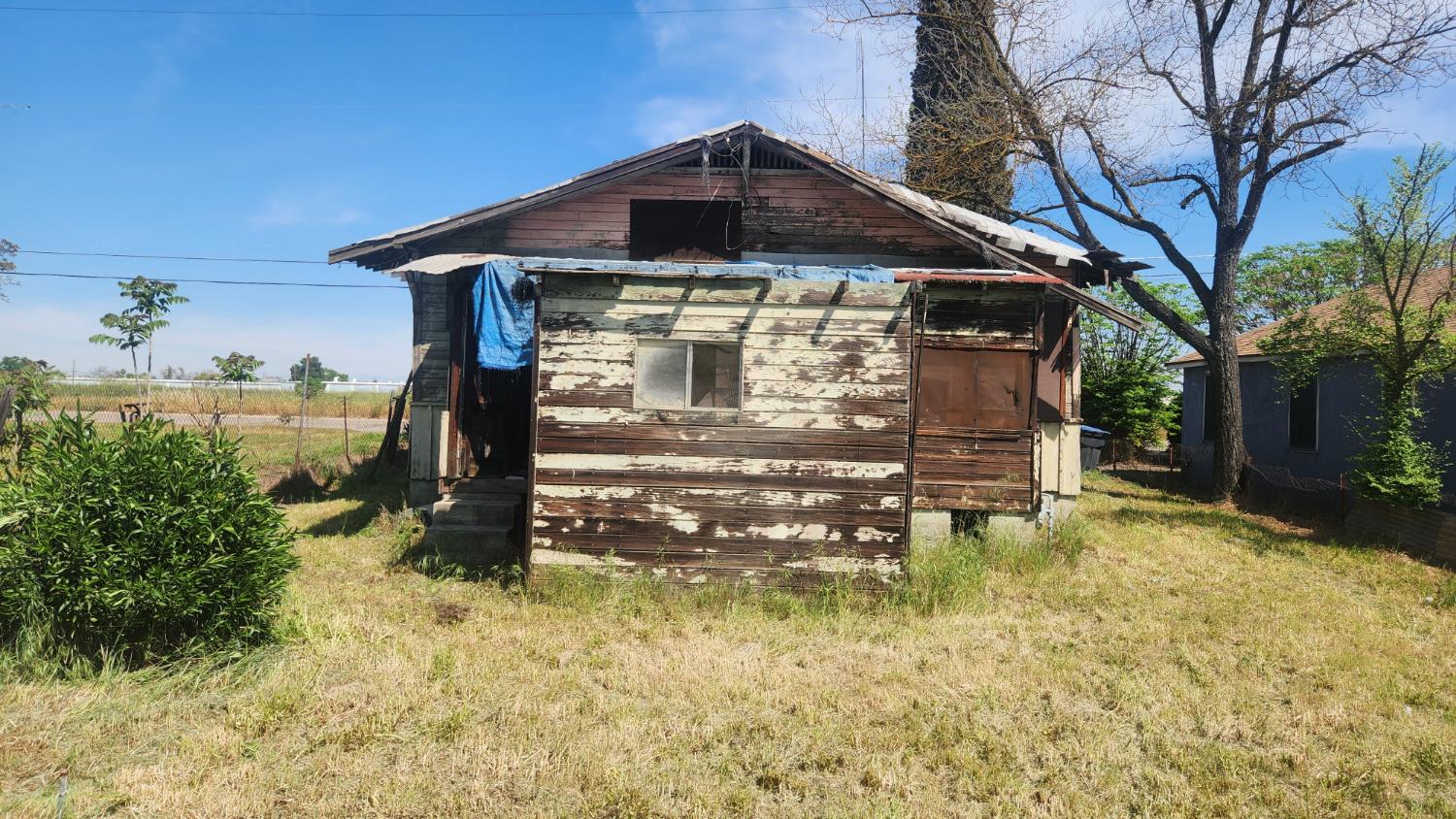 220 N 10th N, Fowler, CA 93625