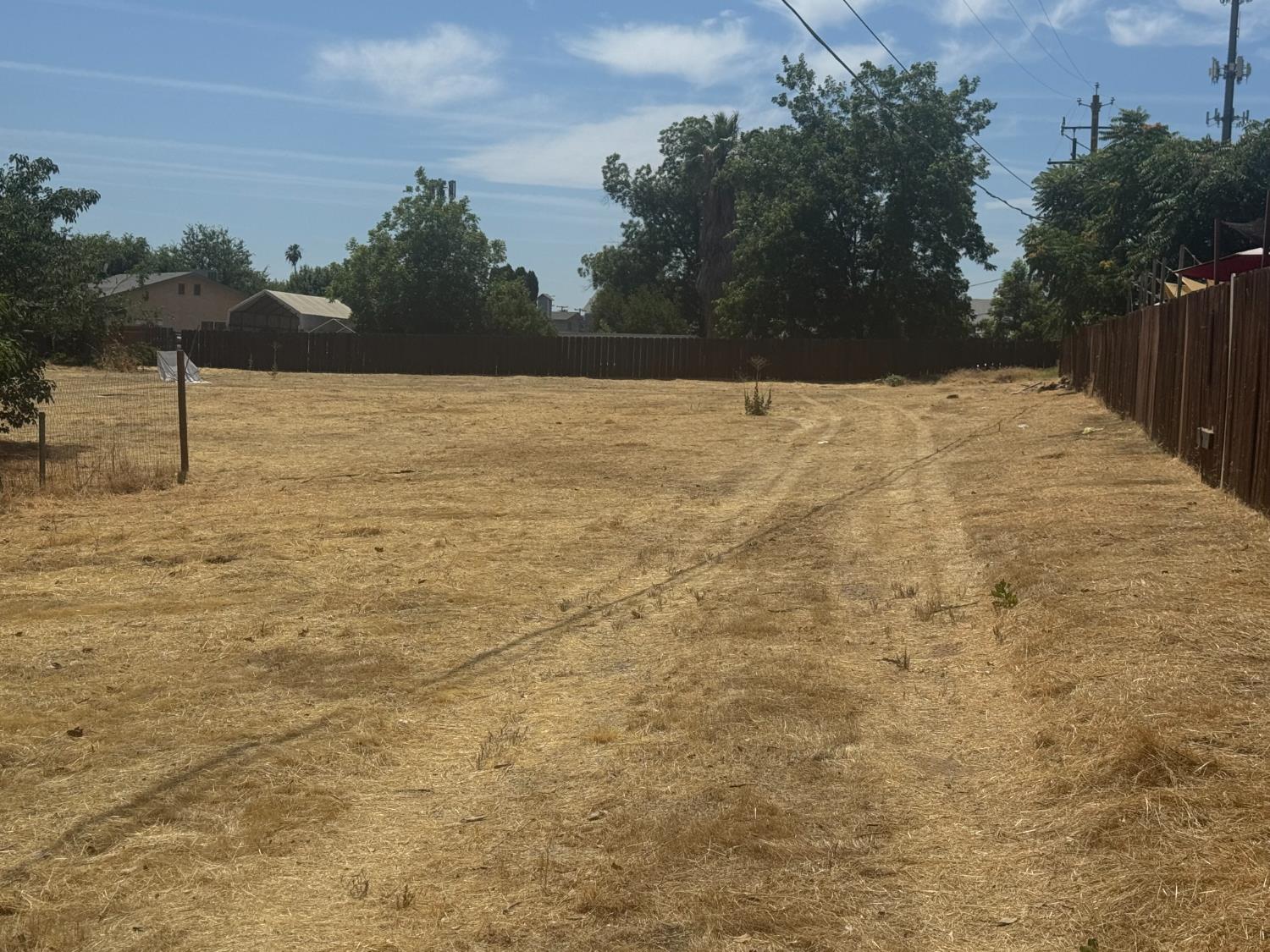 760 Sunnyside Ave, Clovis, CA 93611