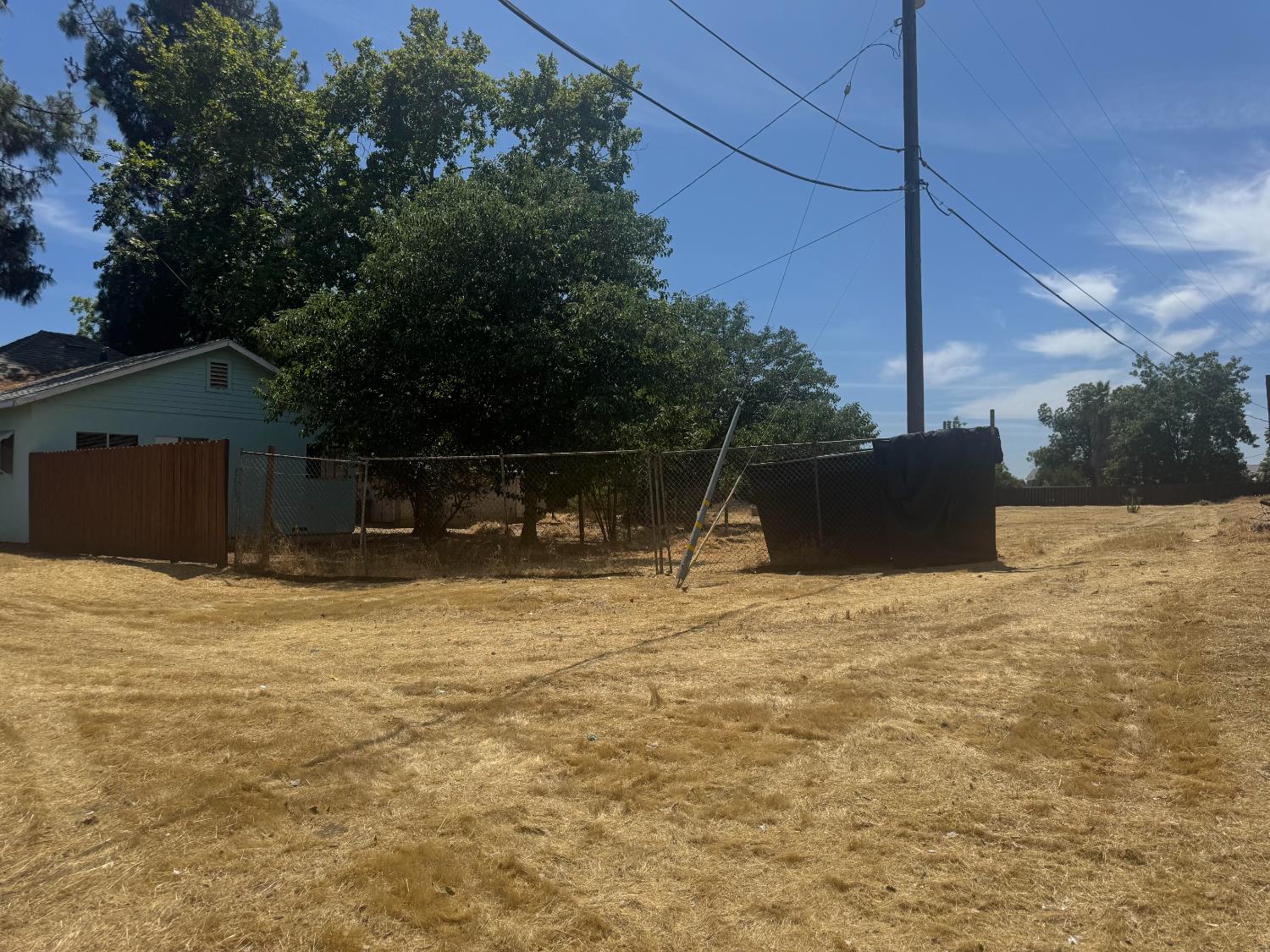 760 Sunnyside Ave, Clovis, CA 93611