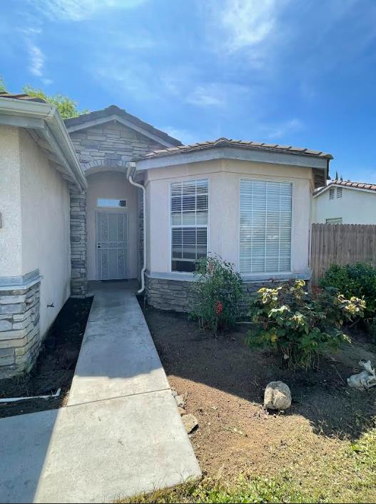 5718 E Burns Ave, Fresno, CA 93727