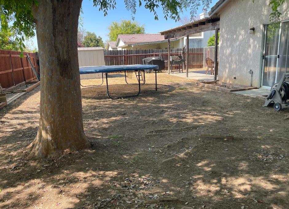 5718 E Burns Ave, Fresno, CA 93727