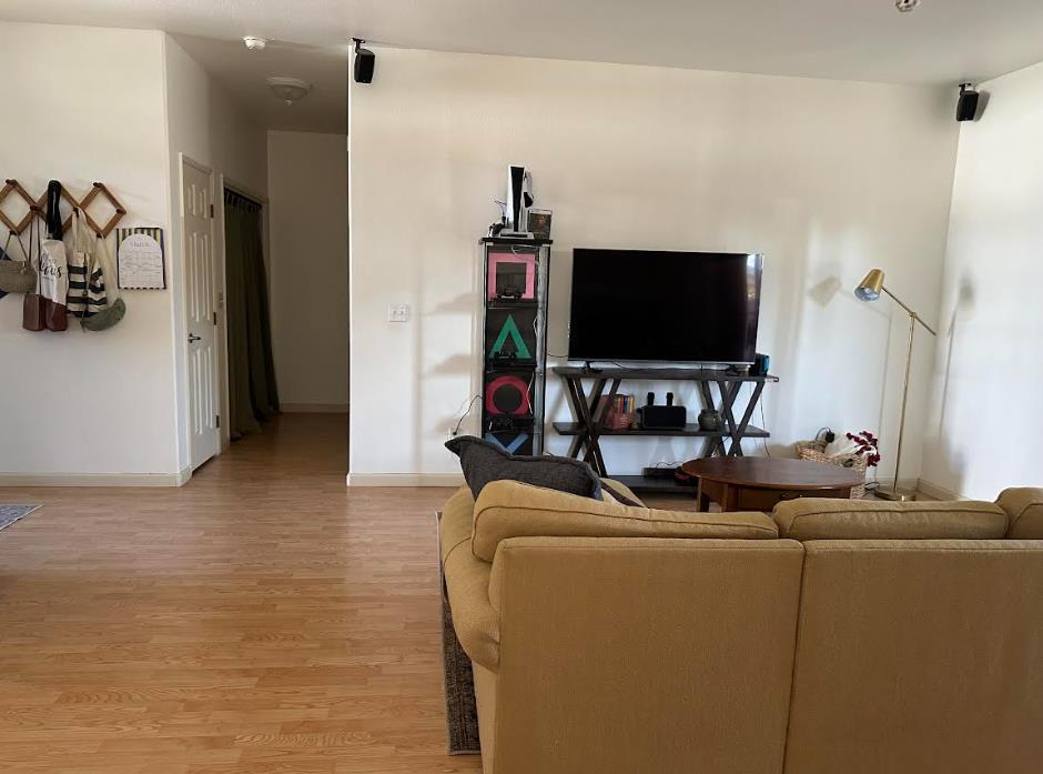 5718 E Burns Ave, Fresno, CA 93727