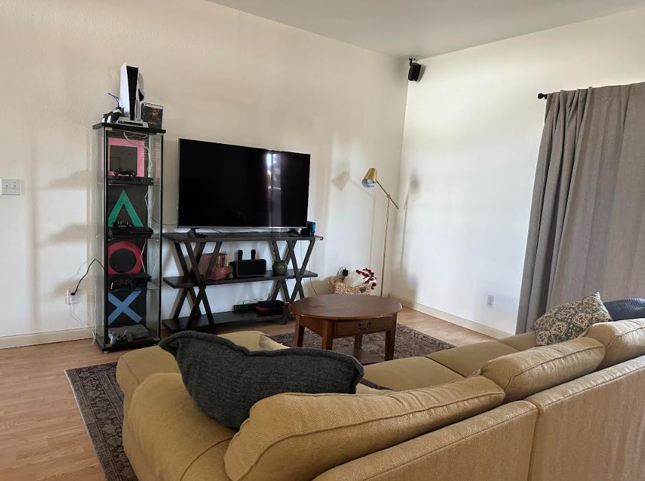 5718 E Burns Ave, Fresno, CA 93727