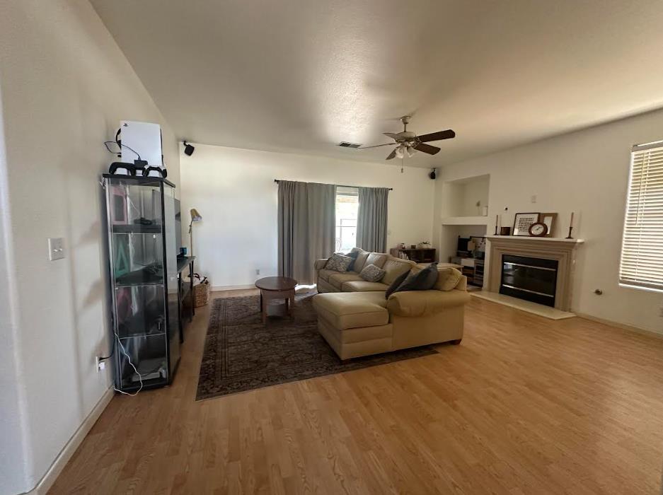 5718 E Burns Ave, Fresno, CA 93727