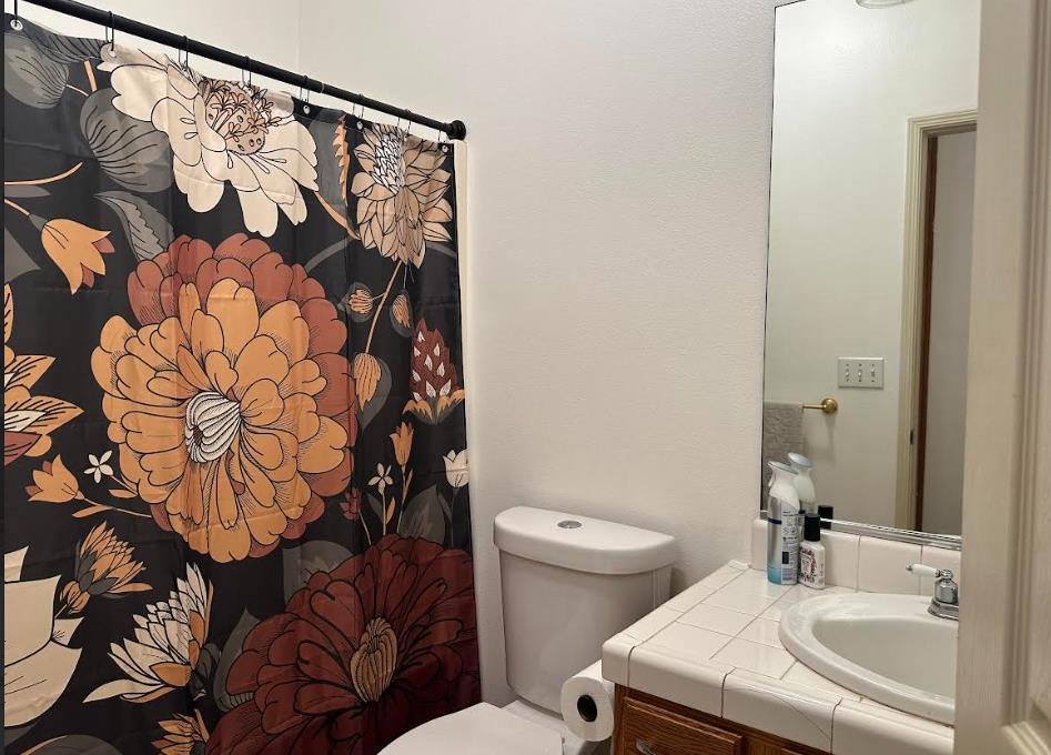 5718 E Burns Ave, Fresno, CA 93727