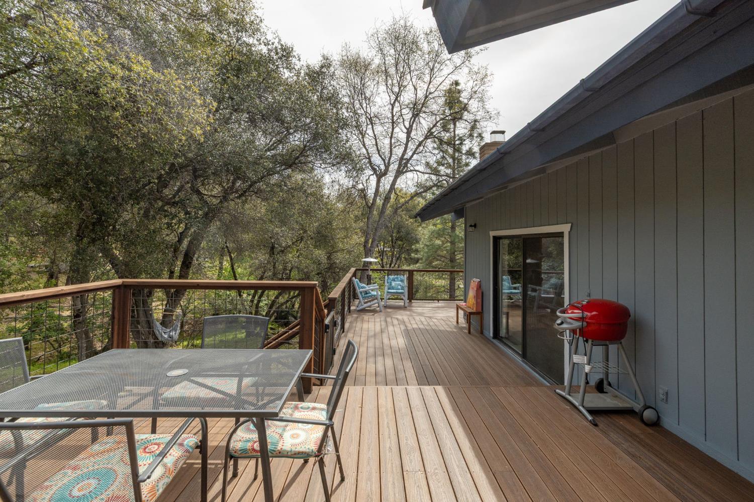 51739 Quail Run Dr, Oakhurst, CA 93644