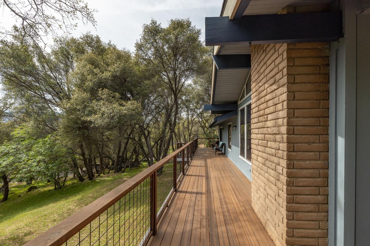 51739 Quail Run Dr, Oakhurst, CA 93644