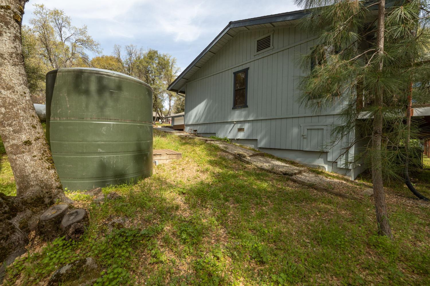 51739 Quail Run Dr, Oakhurst, CA 93644