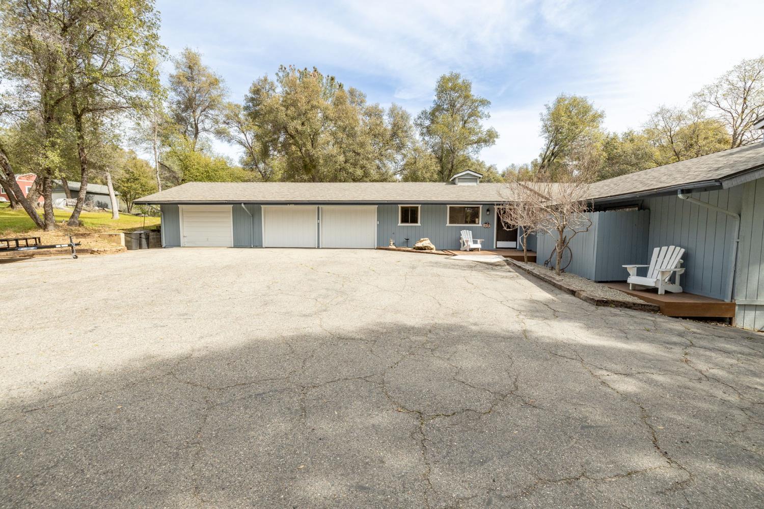 51739 Quail Run Dr, Oakhurst, CA 93644
