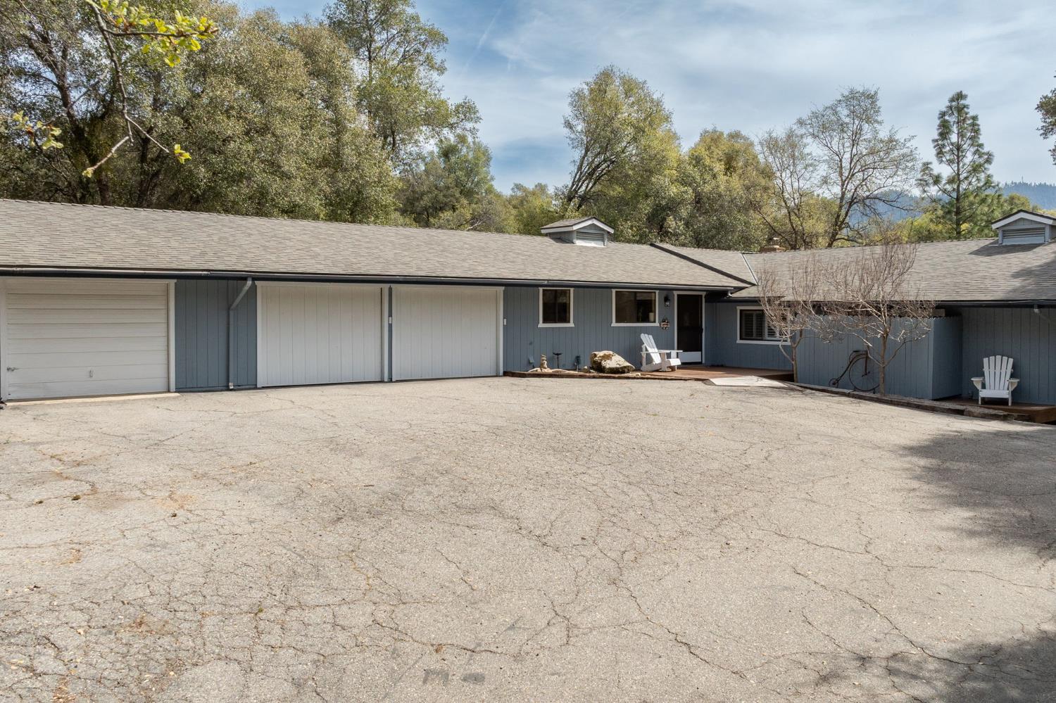 51739 Quail Run Dr, Oakhurst, CA 93644