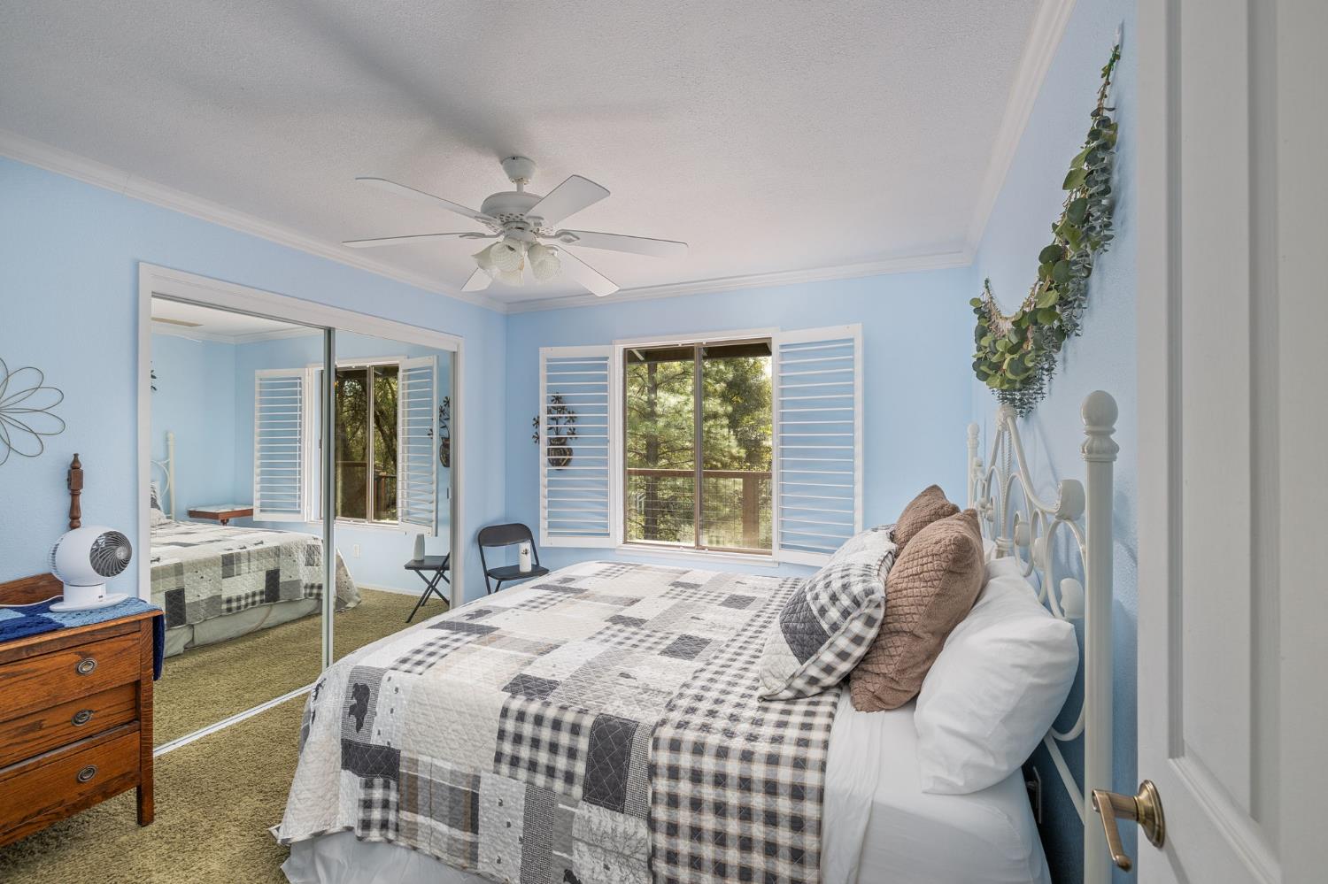 51739 Quail Run Dr, Oakhurst, CA 93644