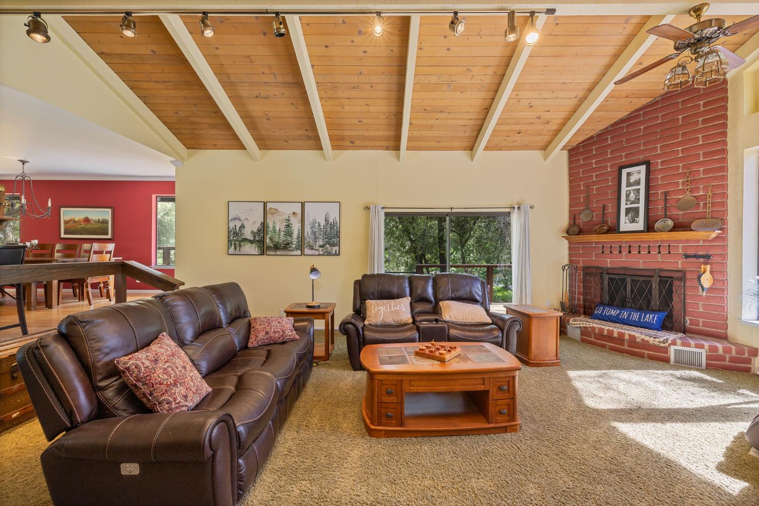 51739 Quail Run Dr, Oakhurst, CA 93644