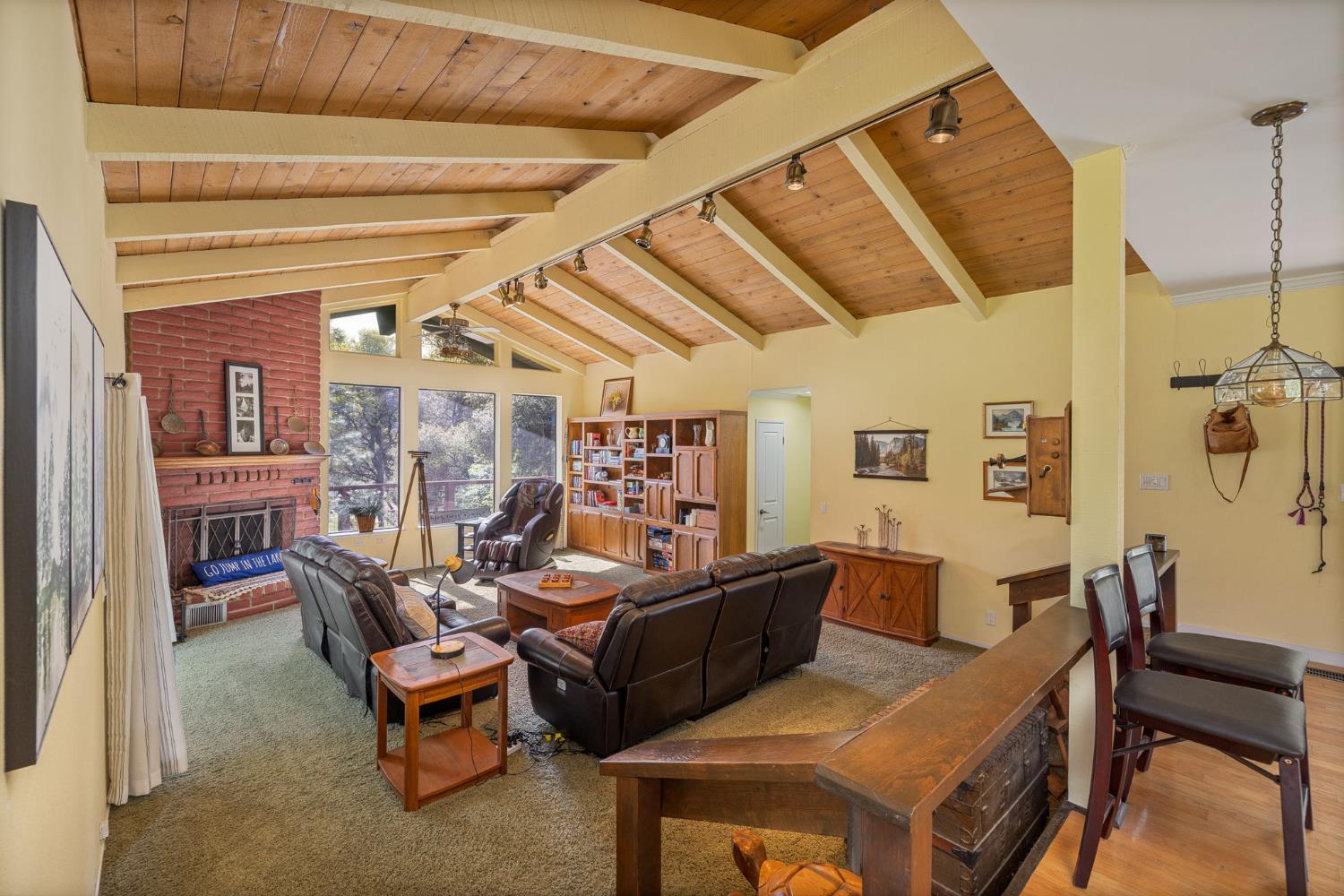 51739 Quail Run Dr, Oakhurst, CA 93644