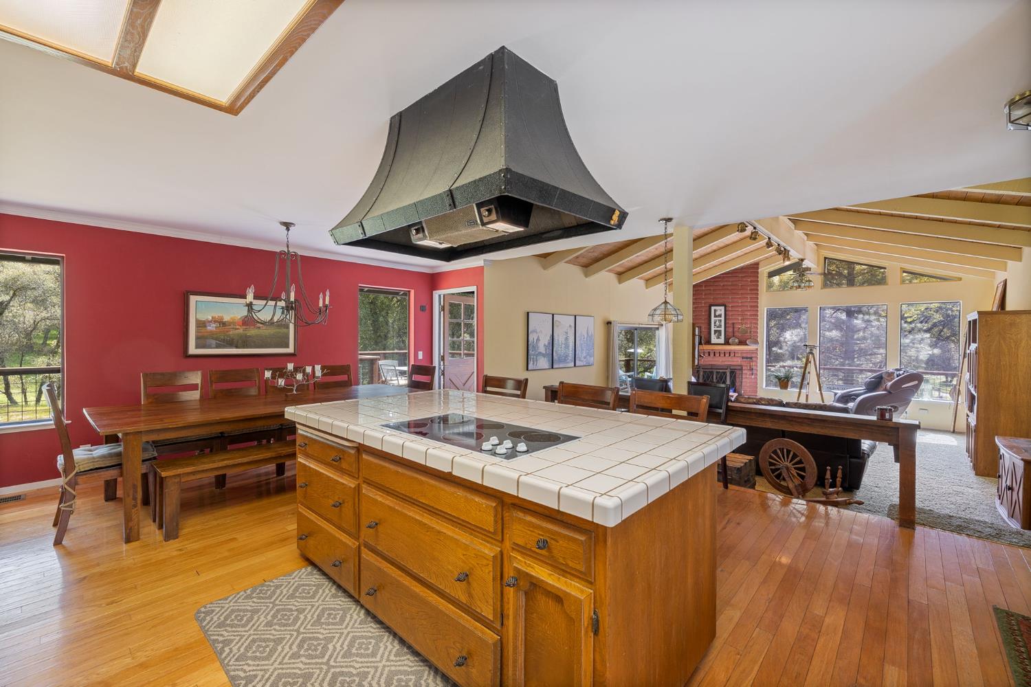 51739 Quail Run Dr, Oakhurst, CA 93644