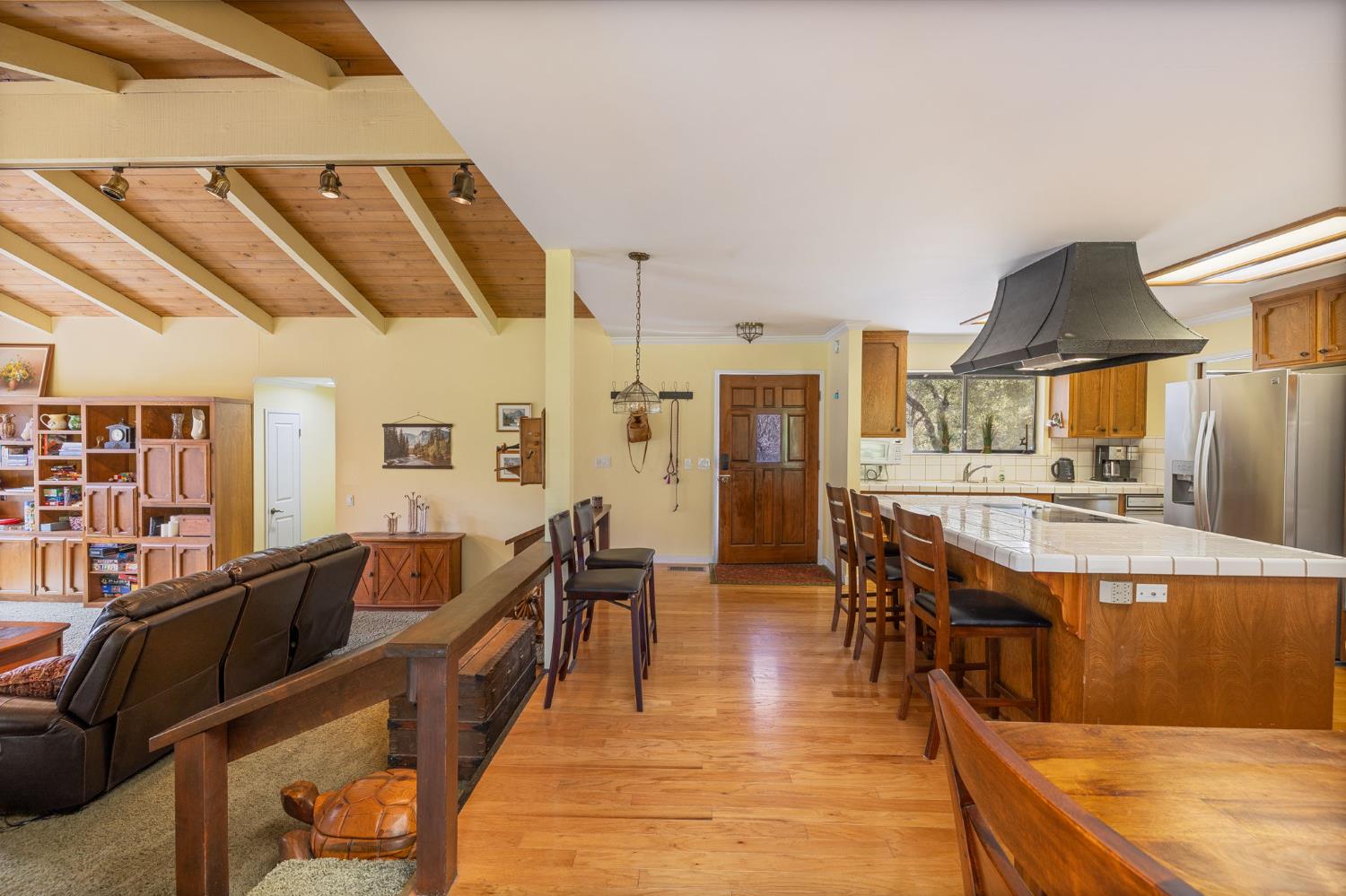 51739 Quail Run Dr, Oakhurst, CA 93644