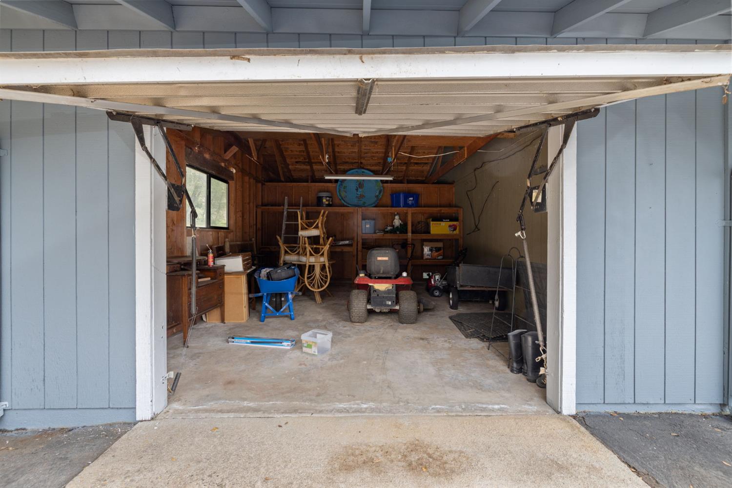 51739 Quail Run Dr, Oakhurst, CA 93644