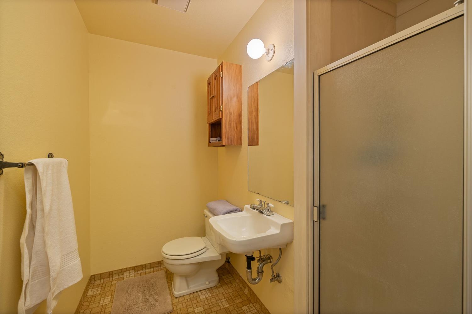 51739 Quail Run Dr, Oakhurst, CA 93644