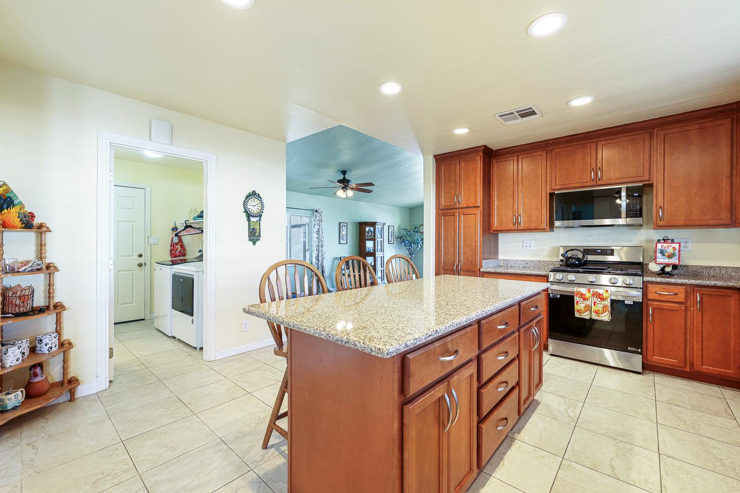 17579 Parkcliffe Ln, Friant, CA 93626