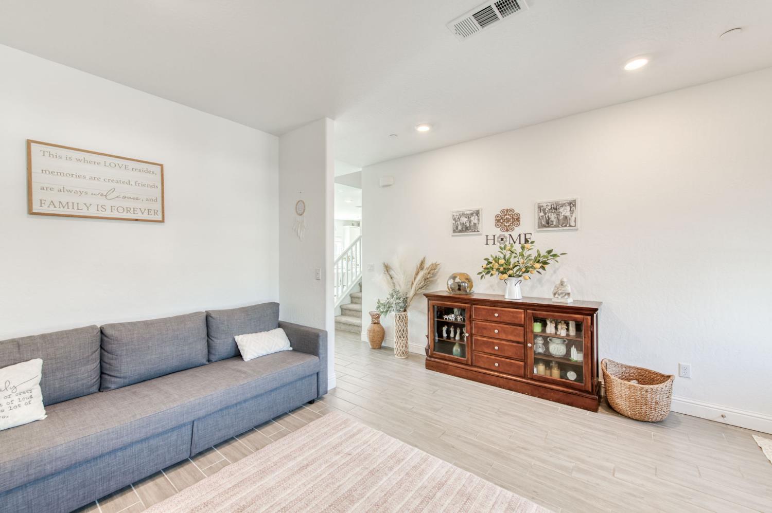 7063 W Twain Ave, Fresno, CA 93723