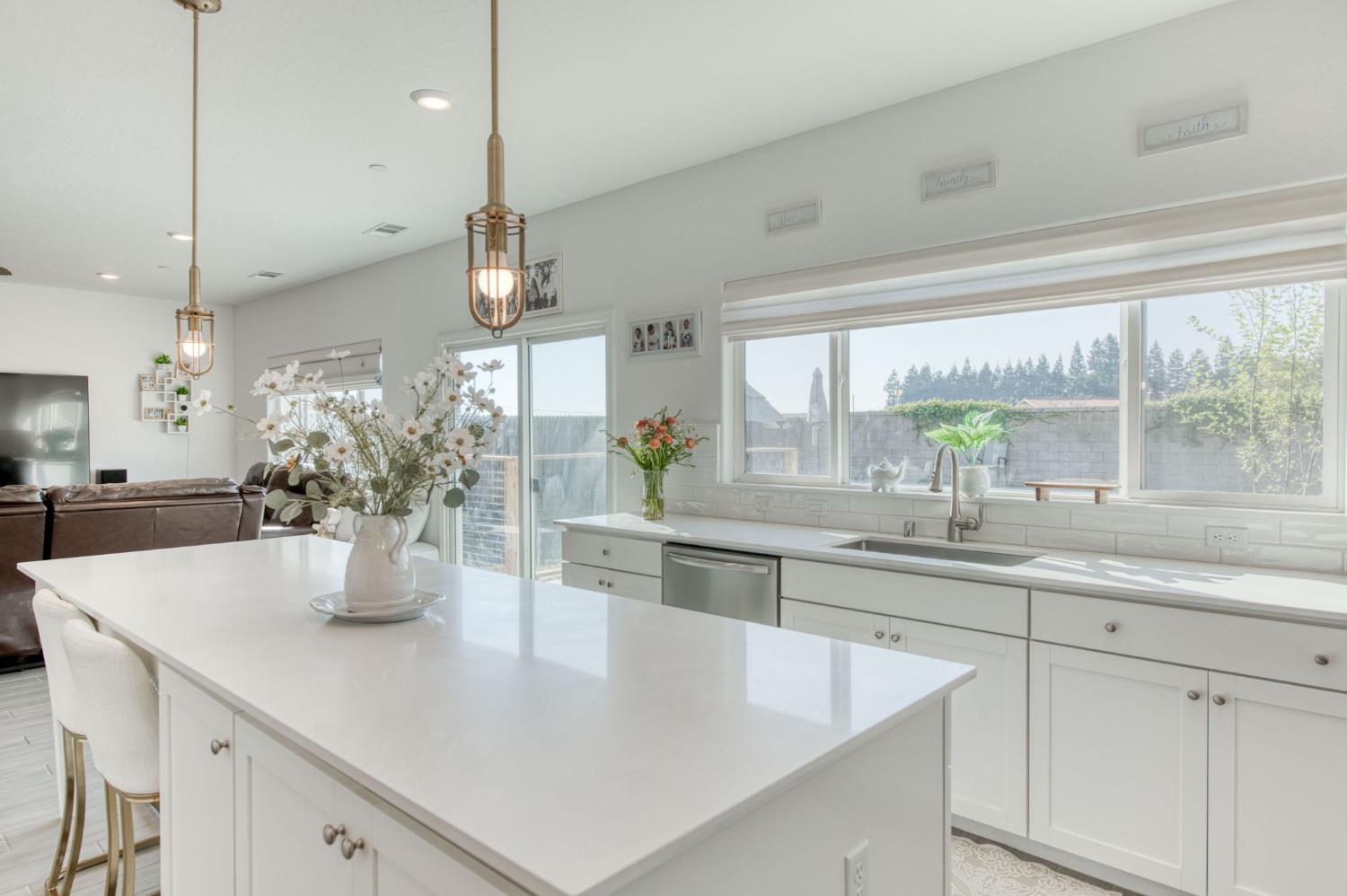 7063 W Twain Ave, Fresno, CA 93723