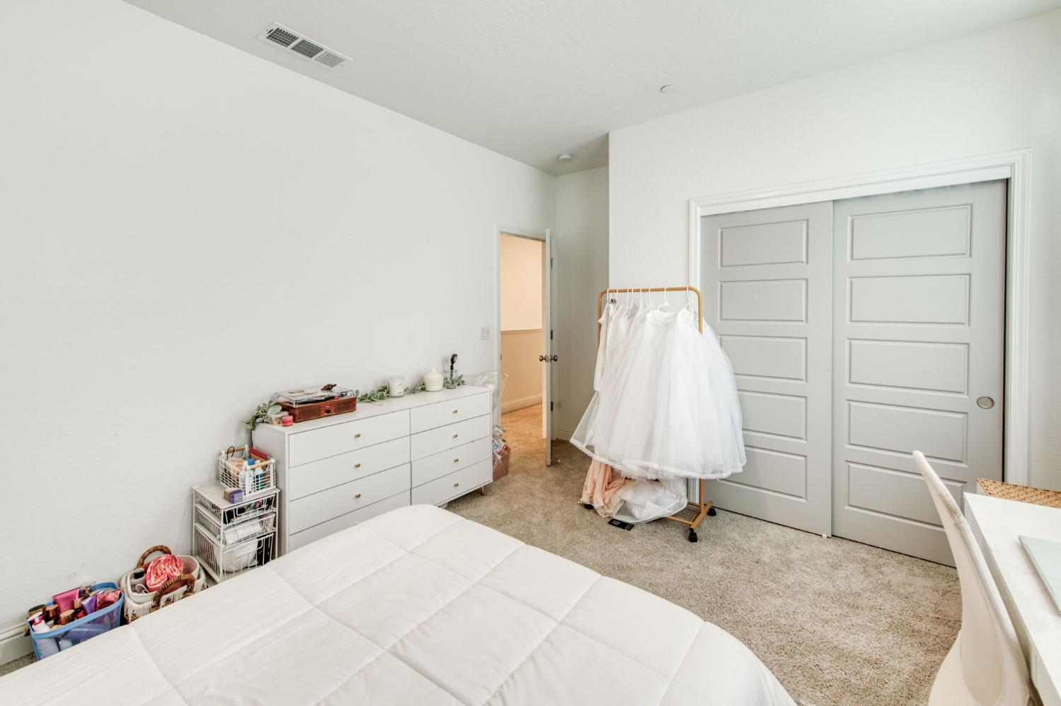 7063 W Twain Ave, Fresno, CA 93723