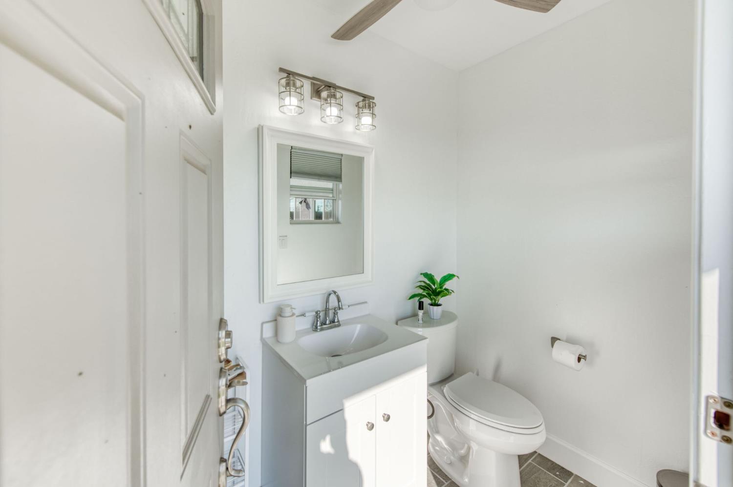 7063 W Twain Ave, Fresno, CA 93723