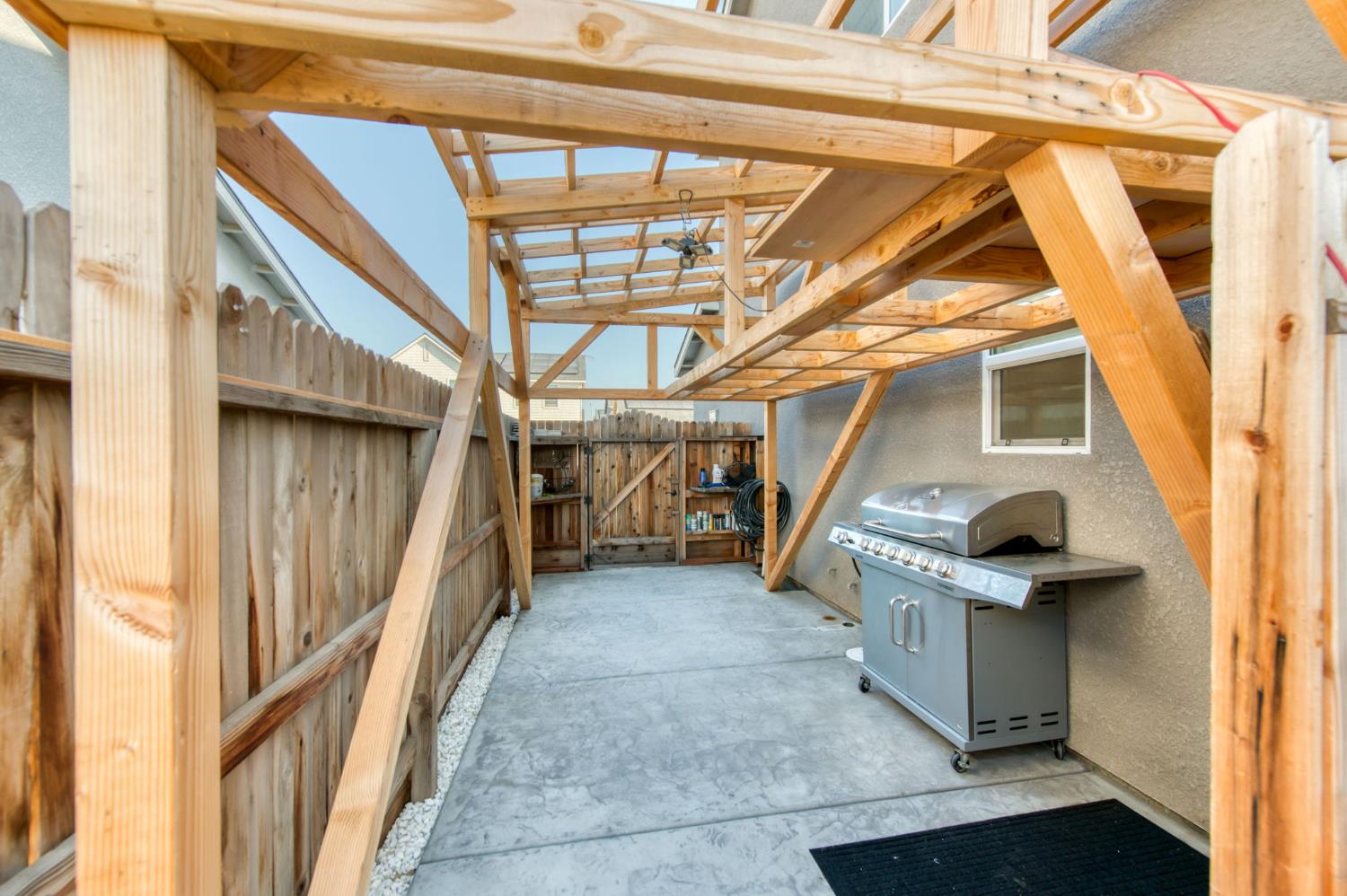 7063 W Twain Ave, Fresno, CA 93723