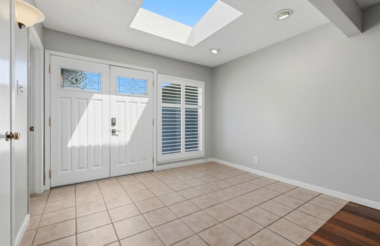 337 E Deodar Ln, Lemoore, CA 93245