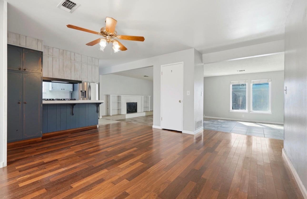 337 E Deodar Ln, Lemoore, CA 93245