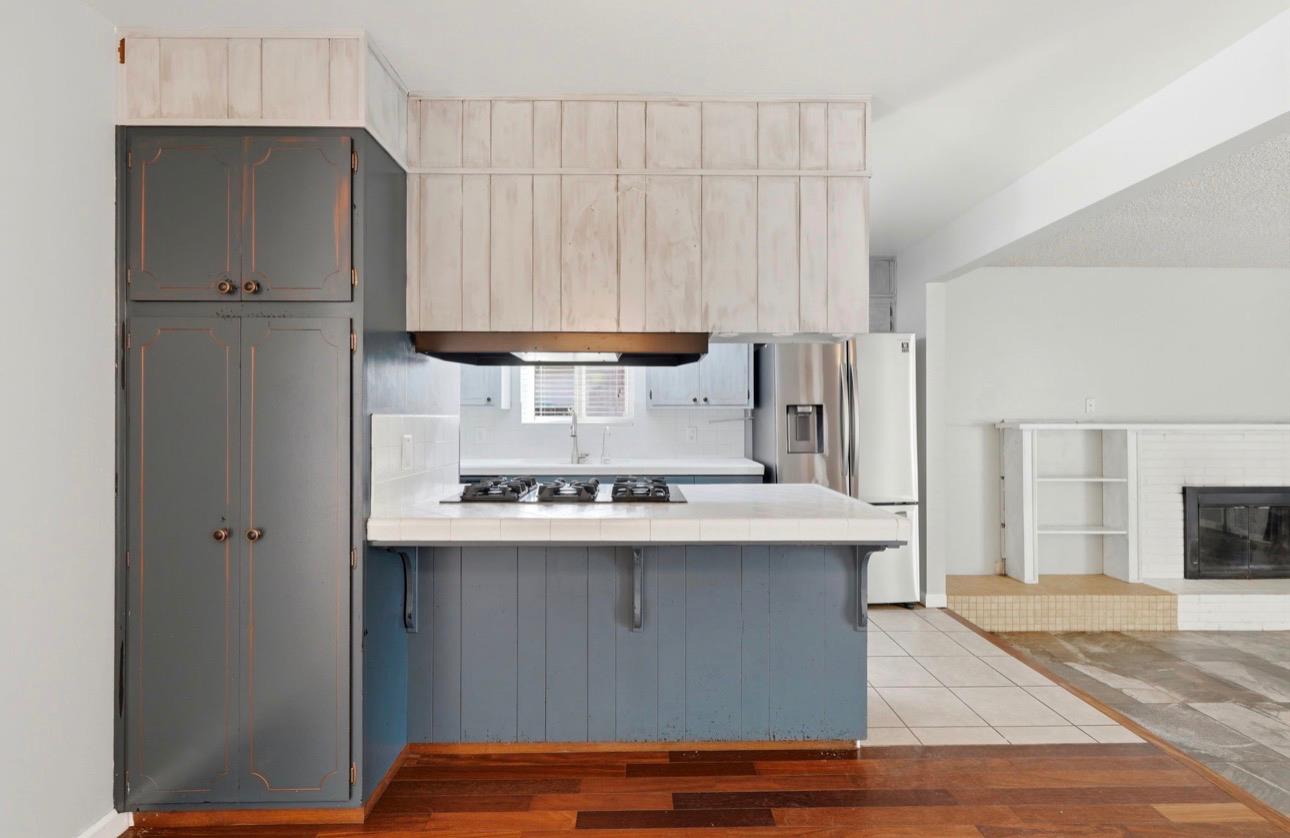 337 E Deodar Ln, Lemoore, CA 93245