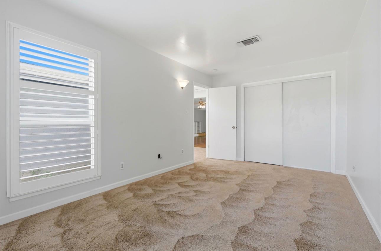 337 E Deodar Ln, Lemoore, CA 93245