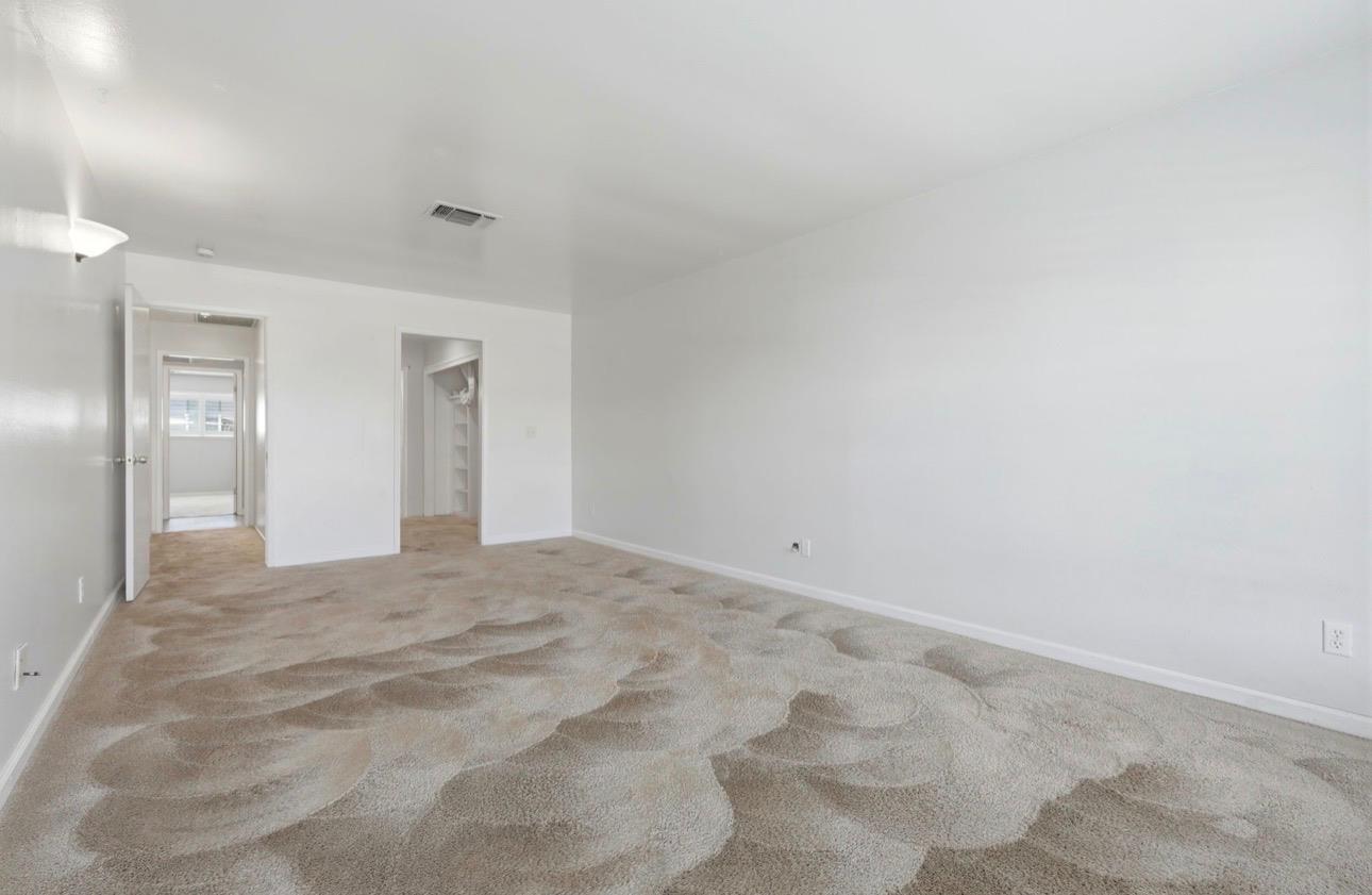 337 E Deodar Ln, Lemoore, CA 93245