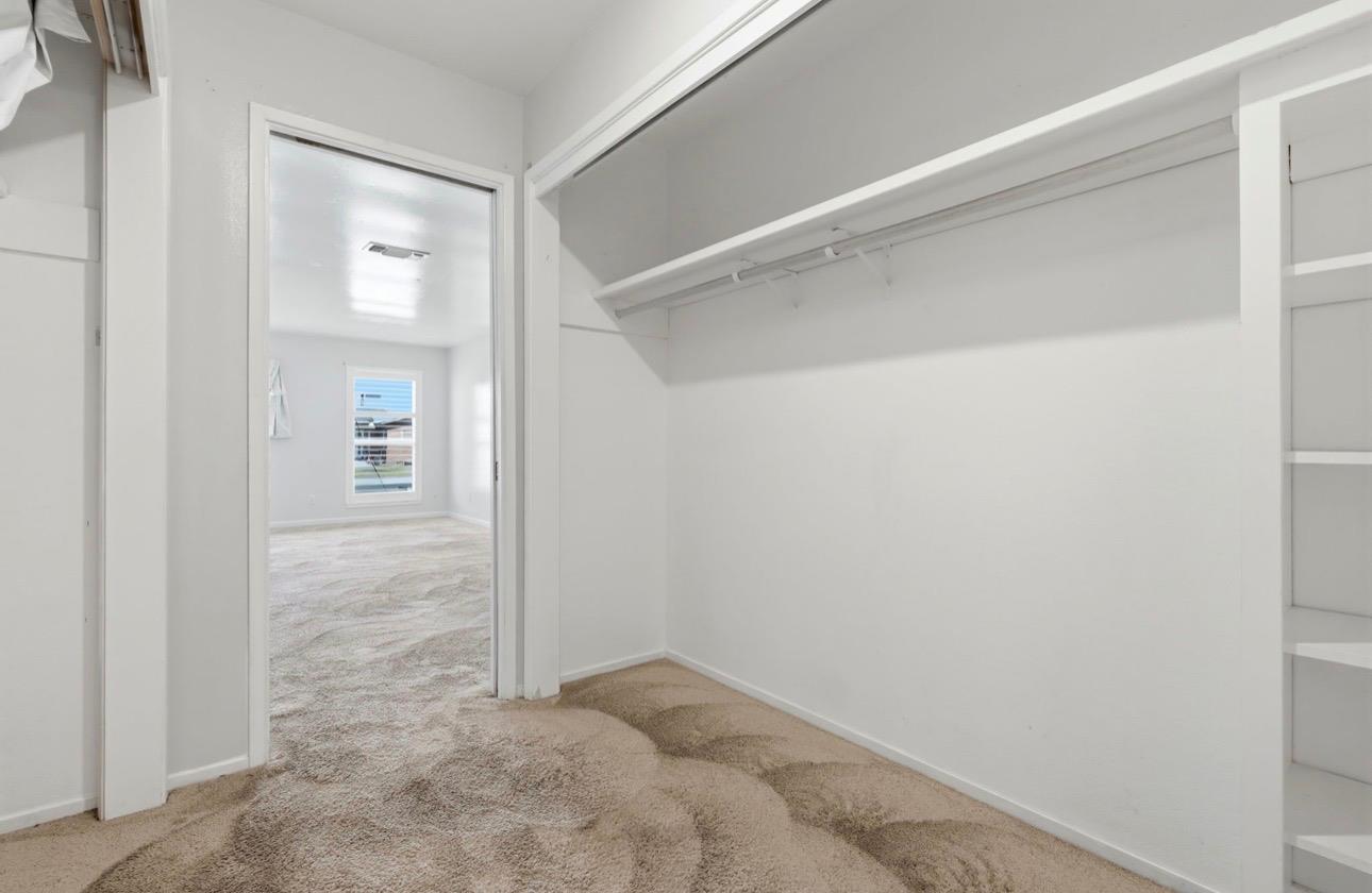 337 E Deodar Ln, Lemoore, CA 93245