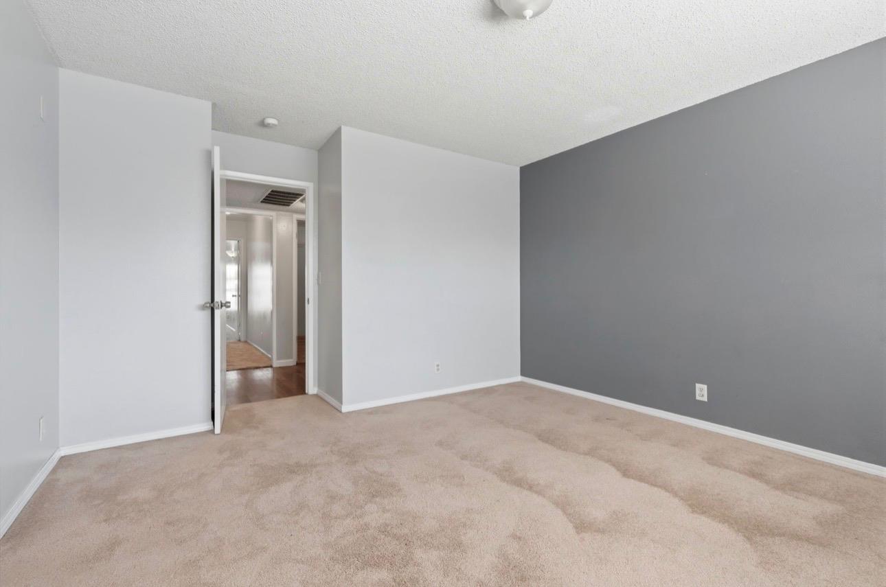 337 E Deodar Ln, Lemoore, CA 93245